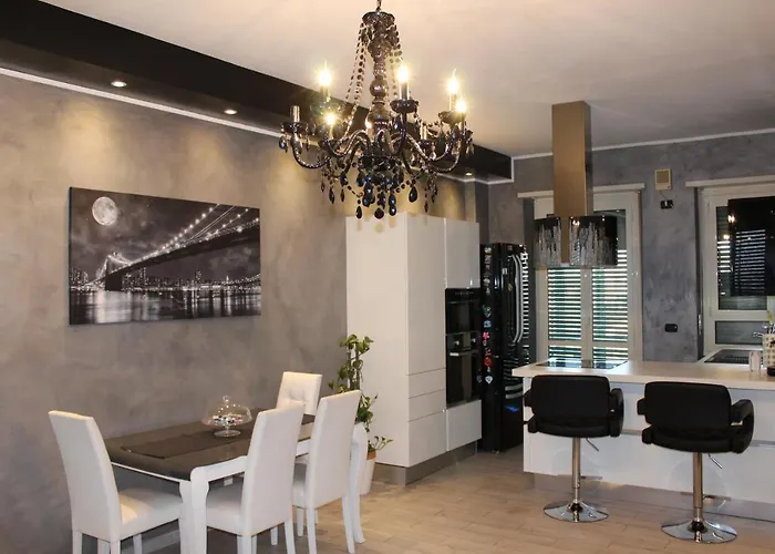 Manhattan House